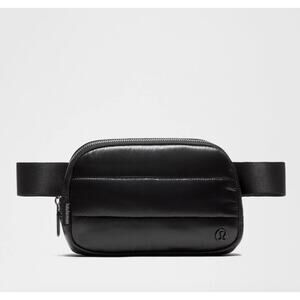 NWT Lululemon Everywhere Belt Bag 1L Wunder Puff Shiny Black